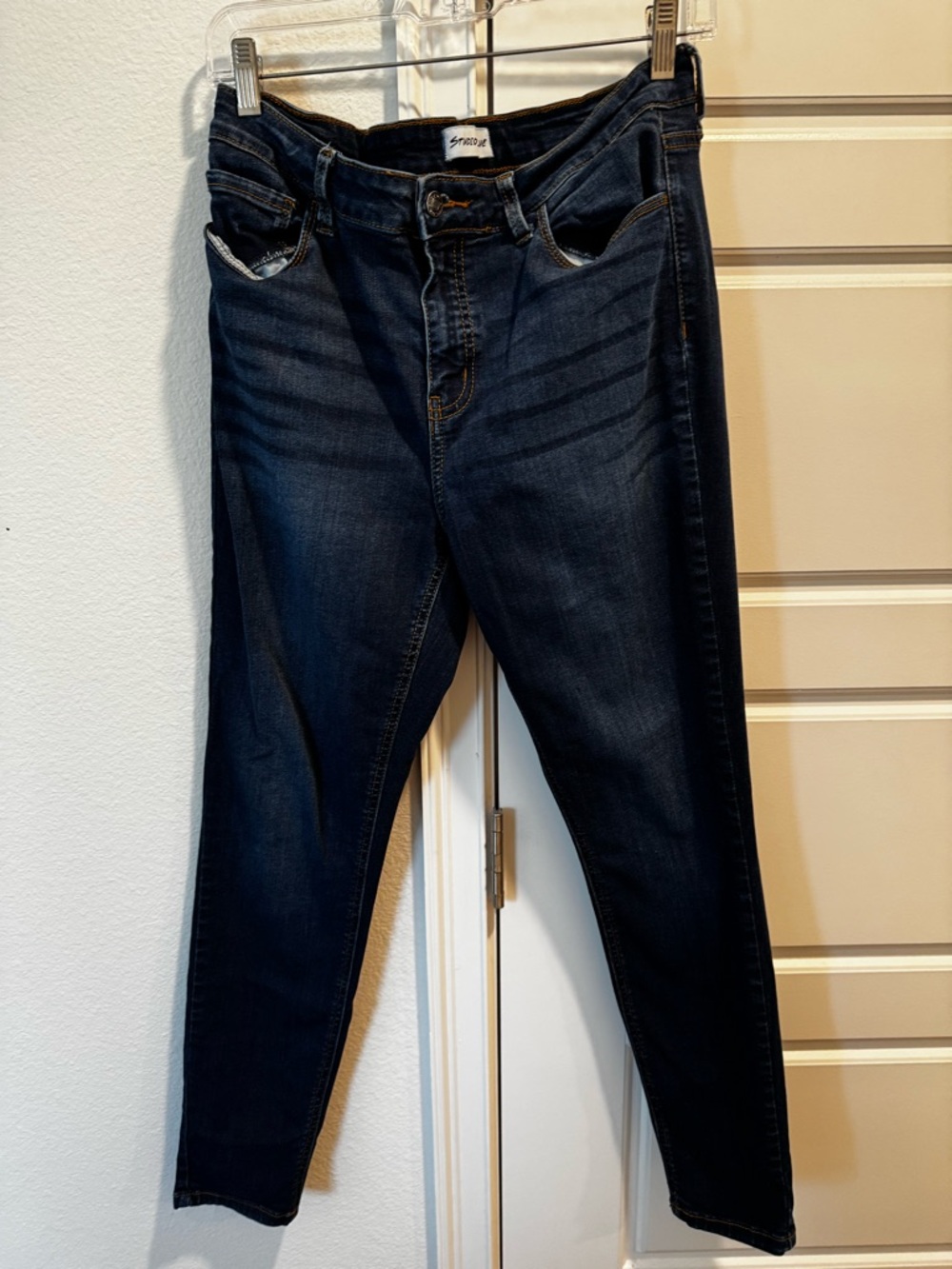 Dark Blue Skinny Jeans with Comfortable Stretch